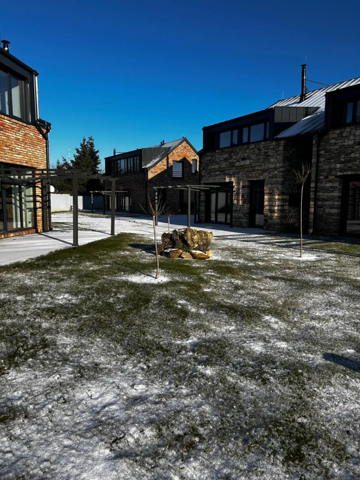 Palace Resort Jiloviste Exterior photo