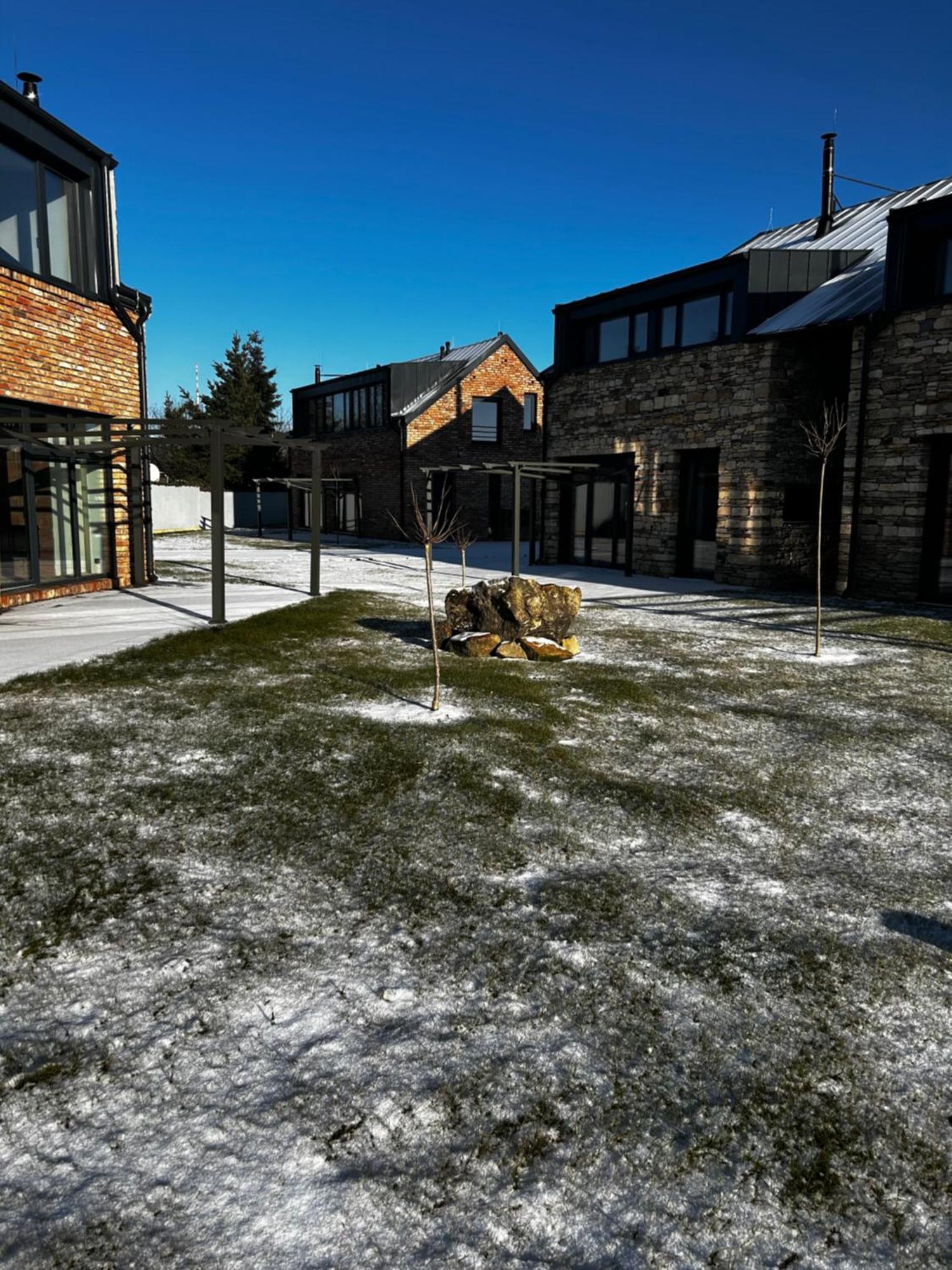 Palace Resort Jiloviste Exterior photo